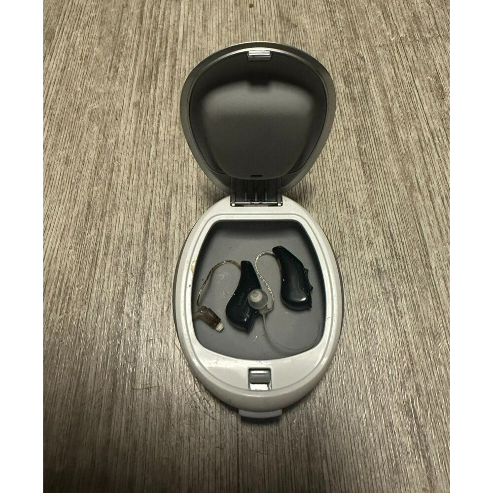 PAIR of Signia Pure RIC Digital hearing aids w/ Case